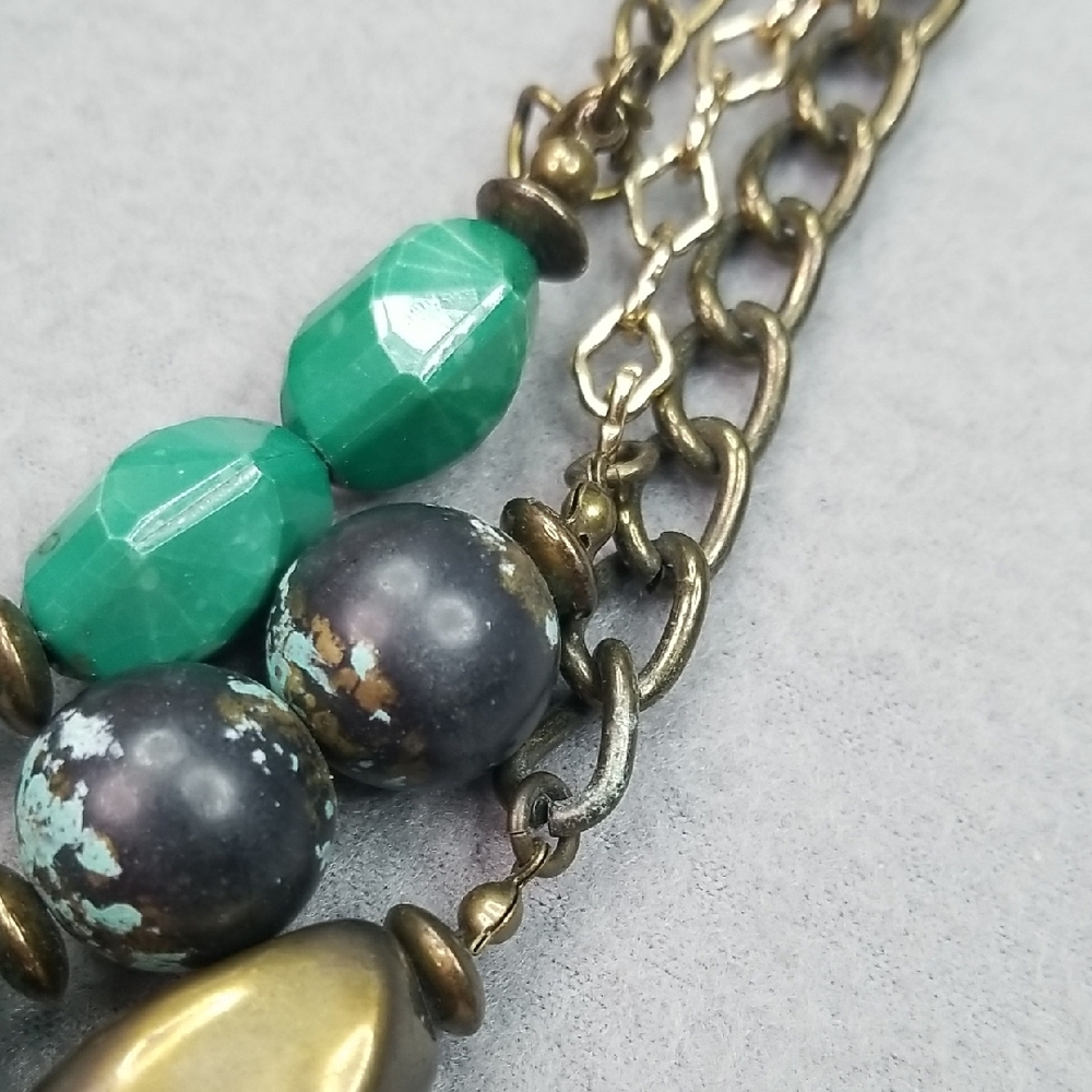 Elegant Multi-Color Statement Necklace - Picture 7 of 12